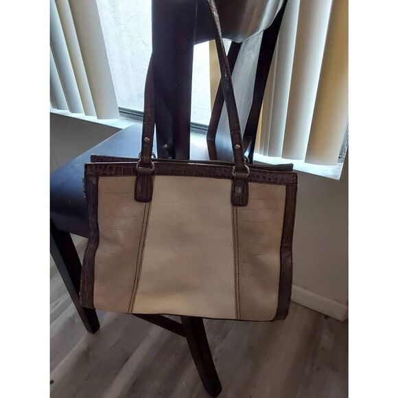 GUESS Faux Croc Print Two Tone Gray & Creme Large Tote Bag - Picture 6 of 6